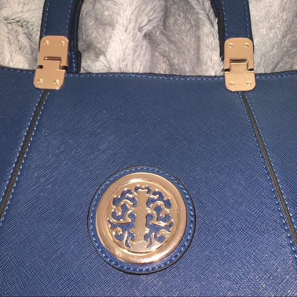 Handbag - Picture 2 of 7
